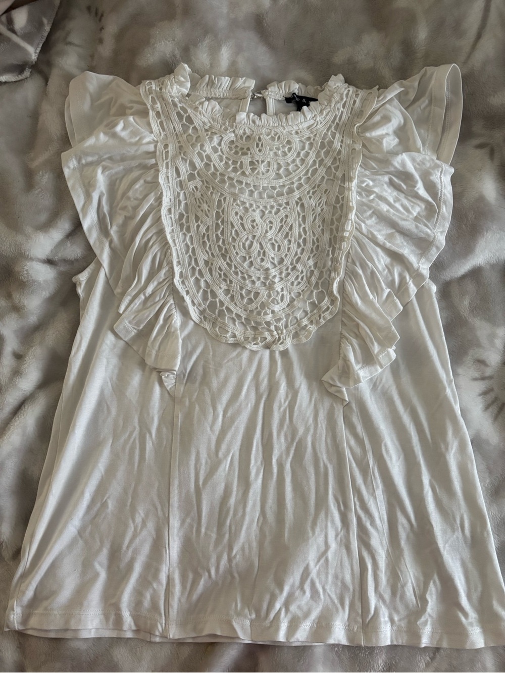 Cable & Gauge White Crochet Bib Flutter-Sleeve Top, Women’s M